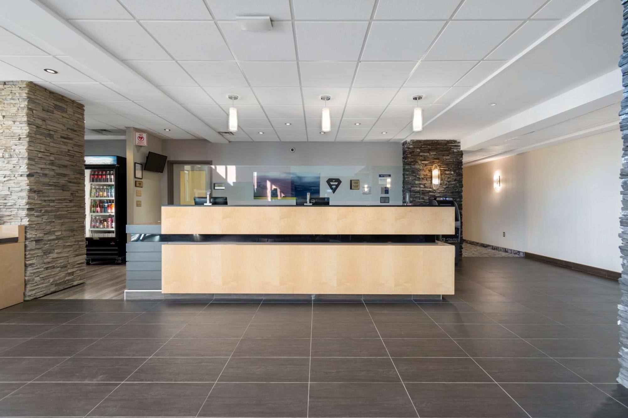 Best Western Plus Airport Inn & Suites Saskatoon Eksteriør bilde
