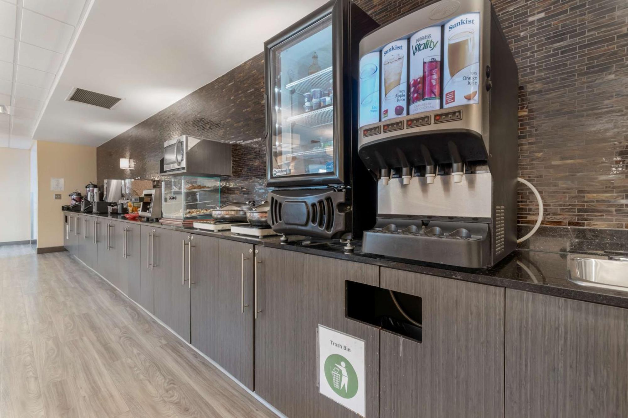 Best Western Plus Airport Inn & Suites Saskatoon Eksteriør bilde