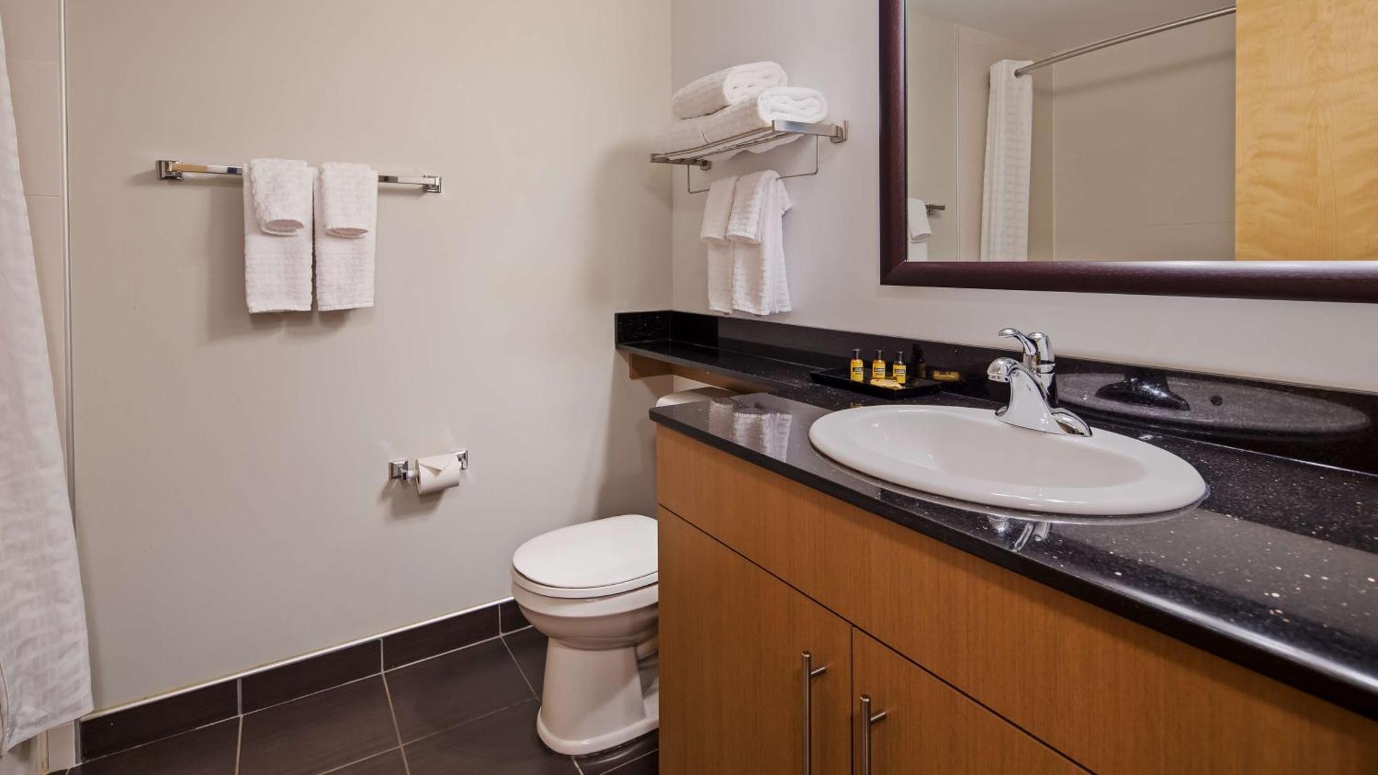 Best Western Plus Airport Inn & Suites Saskatoon Eksteriør bilde