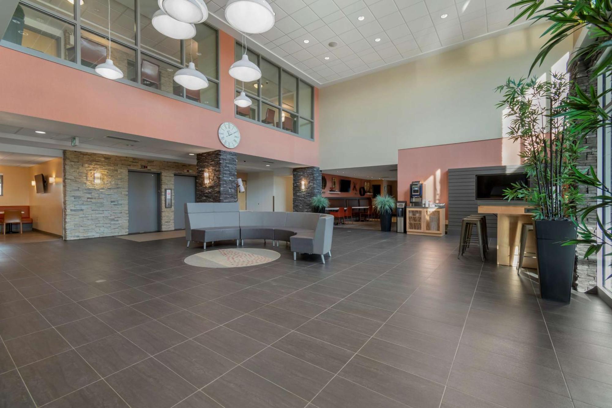 Best Western Plus Airport Inn & Suites Saskatoon Eksteriør bilde